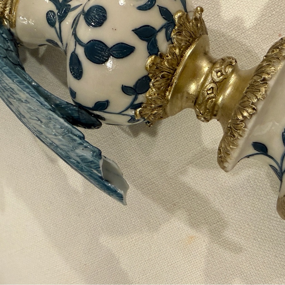 Mrs. Alice blue parrot candleholder (pair) - Picture 3 of 4